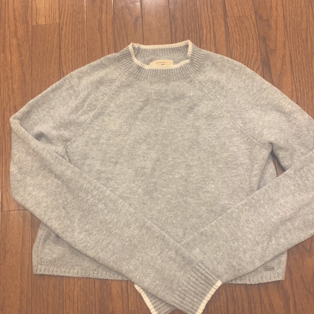 Gray Hollister sweater with white trim